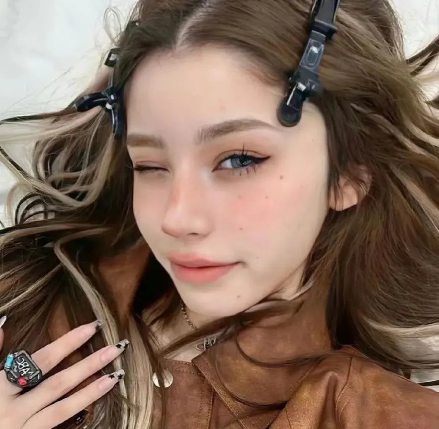 波丽士很忙